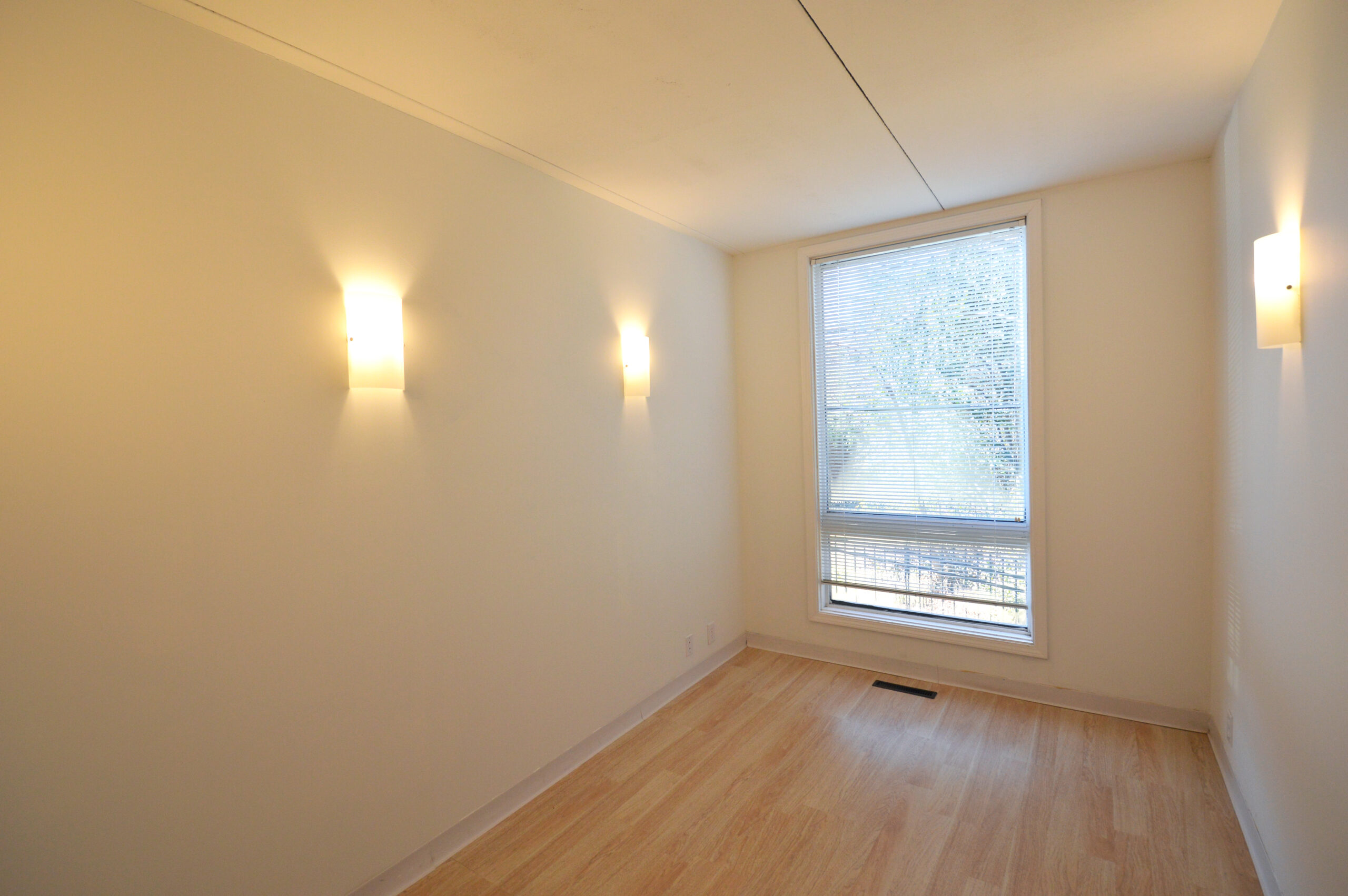 Property Detail Image 4