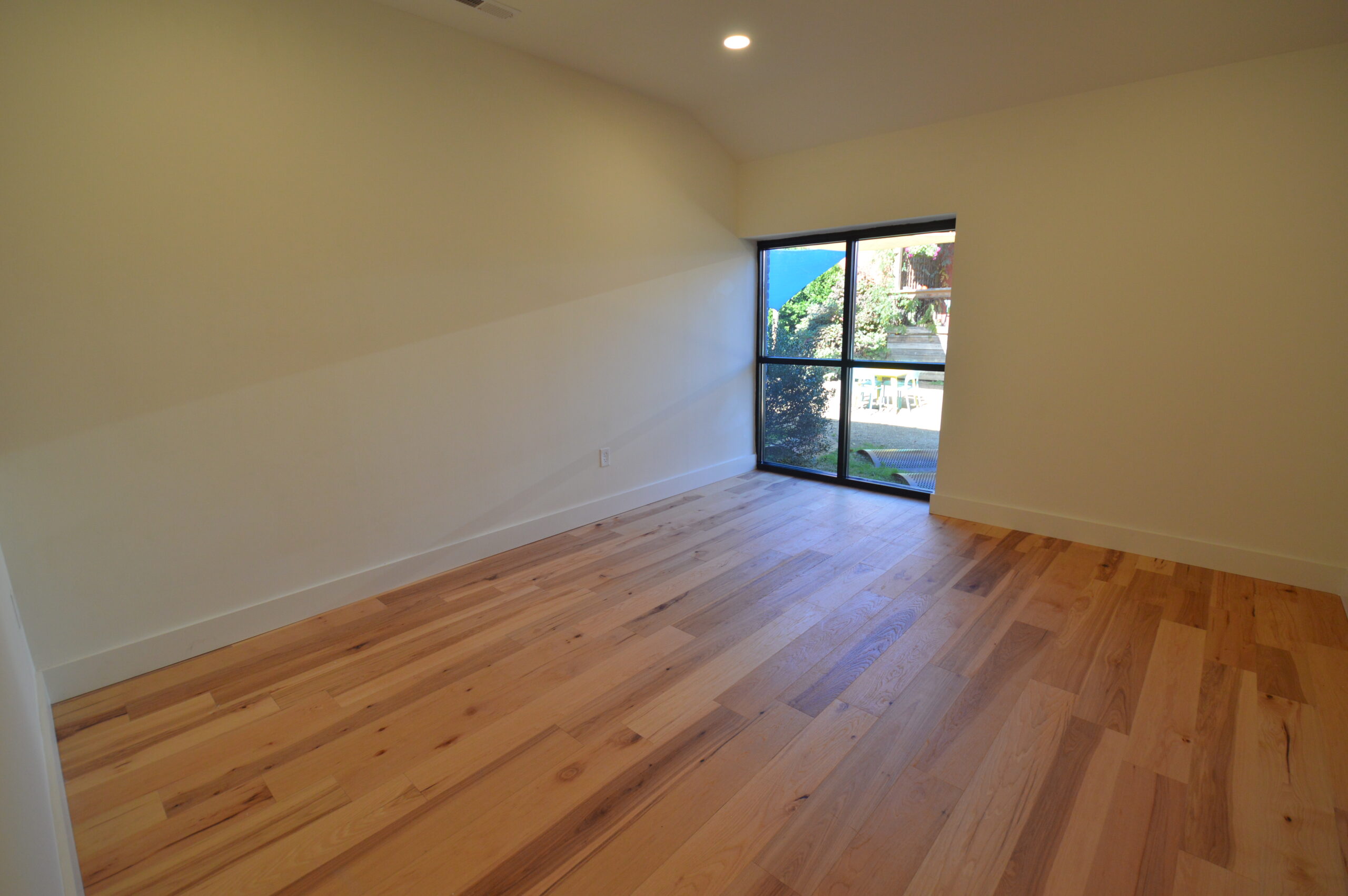 Property Detail Image 4